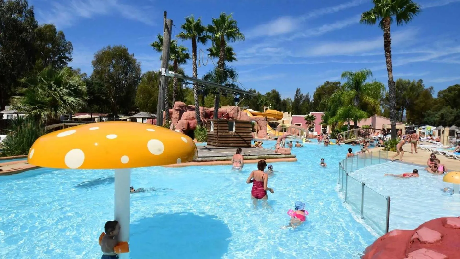 Camping 4 Etoiles - Parc Aquatique - Efacfc Campsite