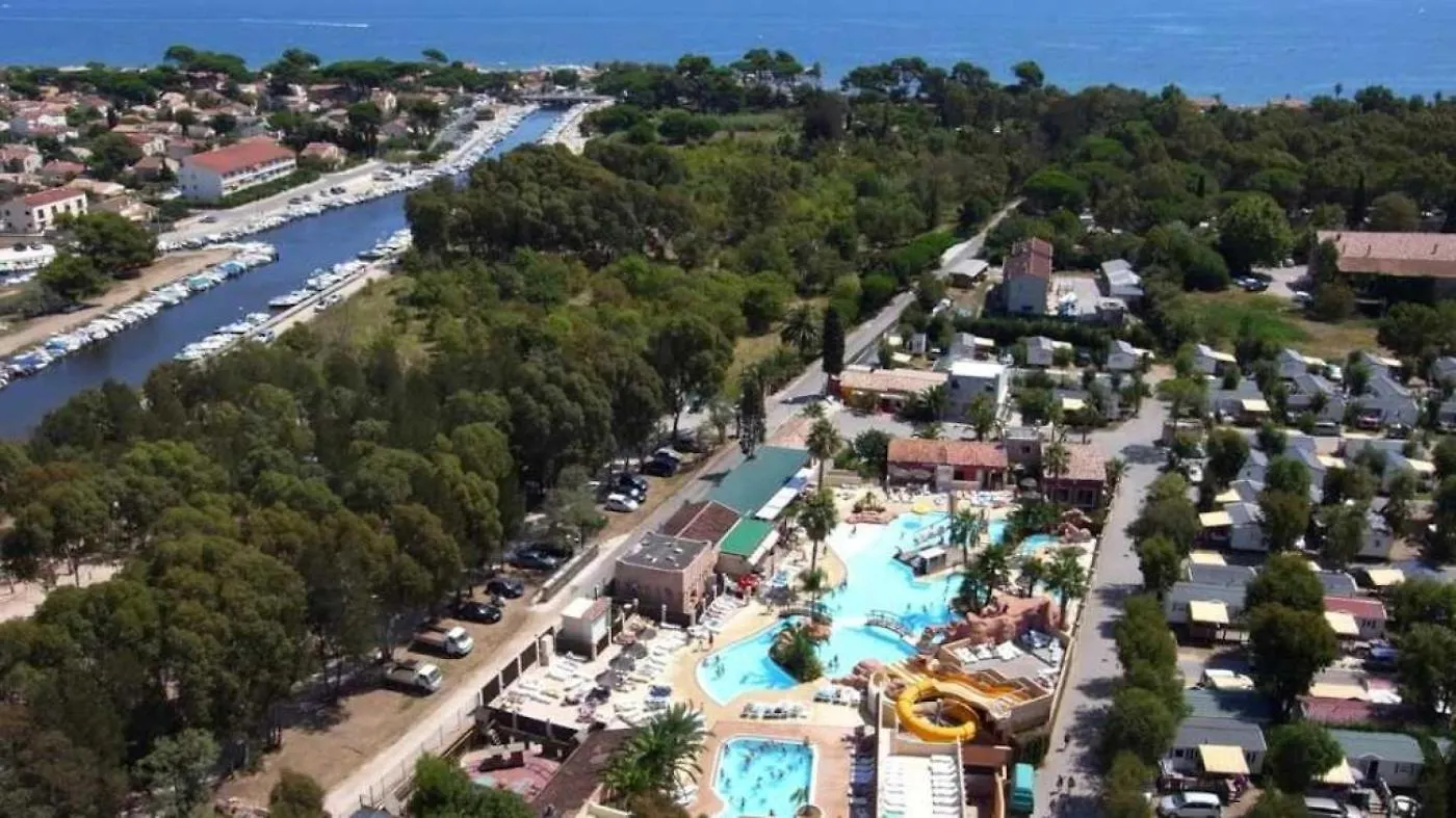 Camping 4 Etoiles - Parc Aquatique - Efacfc 0*, Hyeres