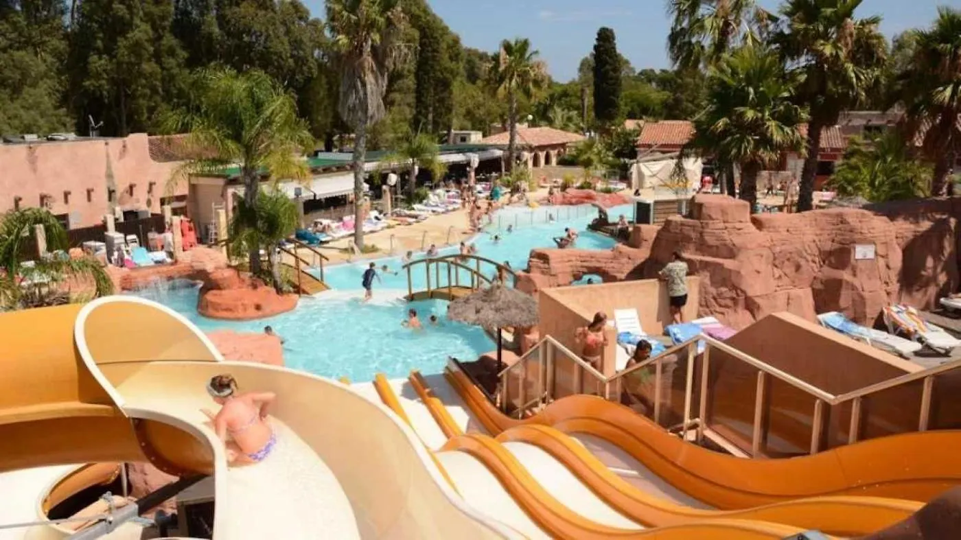 Camping 4 Etoiles - Parc Aquatique - Efacfc Campsite