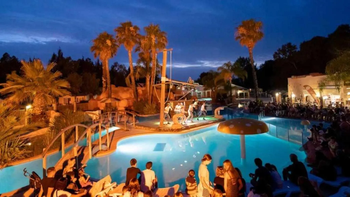 Camping 4 Etoiles - Parc Aquatique - Efacfc Hyeres 0*,